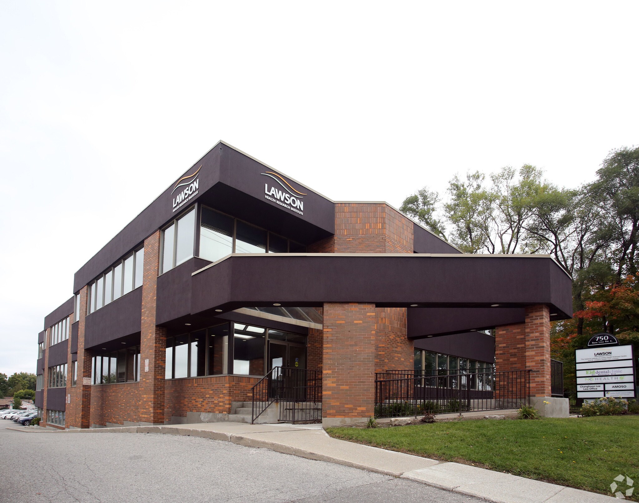 750 Baseline Dr E, London, ON à louer Photo principale– Image 1 sur 3
