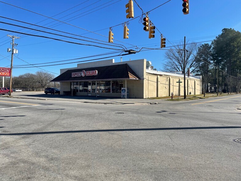 100 N Mcdaniel St, Enfield, NC à vendre - Photo de l’immeuble – Image 2 sur 3