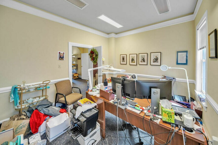 319-321 D St NE, Washington, DC à louer - Photo de l’immeuble – Image 3 sur 16