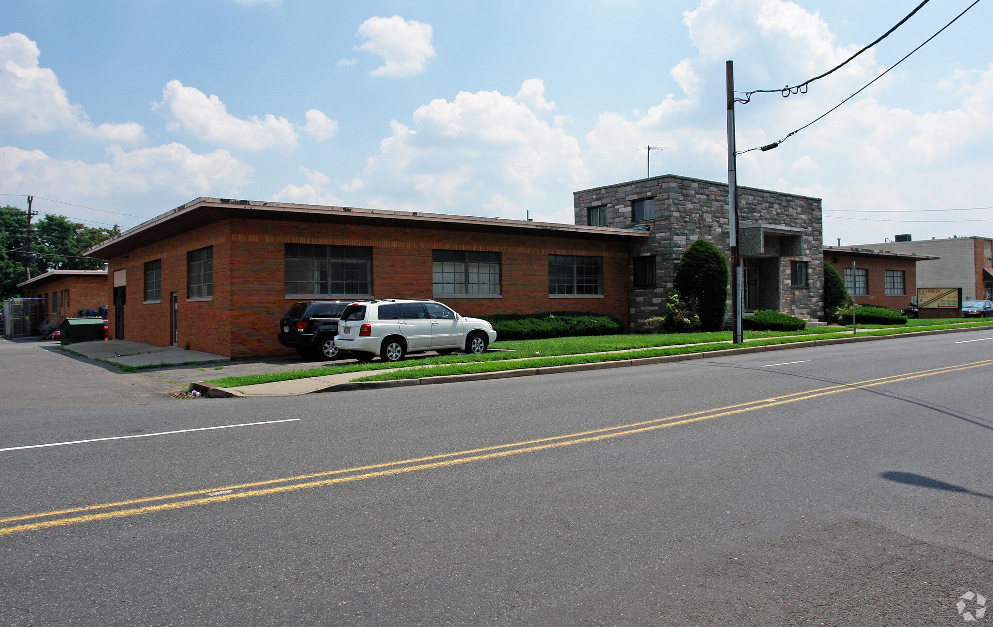 37 Midland Ave, Elmwood Park, NJ à louer Photo de l’immeuble– Image 1 sur 11