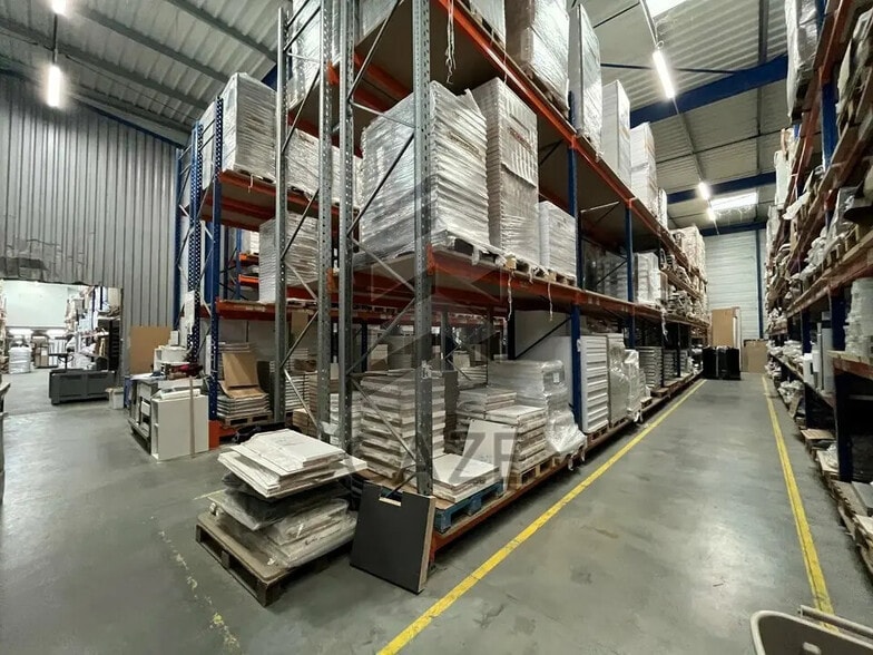 Bureau dans Artigues-près-Bordeaux à louer - Photo de l’immeuble – Image 2 sur 6