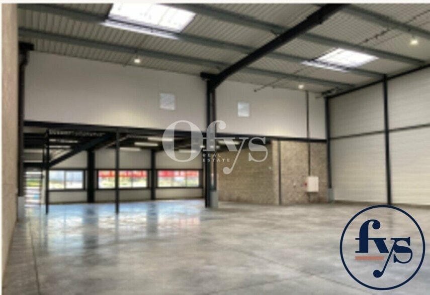 14 Rue Fulgencio Gimenez, Vaulx-en-Velin à vendre - Photo de l’immeuble – Image 2 sur 10