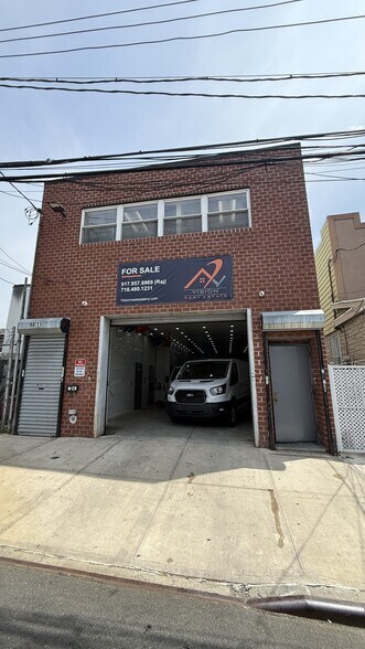 9011 130th St, Richmond Hill, NY à vendre - Photo de l’immeuble – Image 2 sur 11