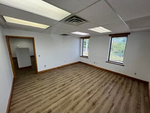 835 Louisa St, Lansing, MI à louer Photo intérieure– Image 2 sur 12