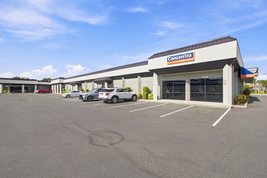 6160-6170 Ulmerton Rd, Clearwater, FL à louer - Photo de l’immeuble – Image 3 sur 38