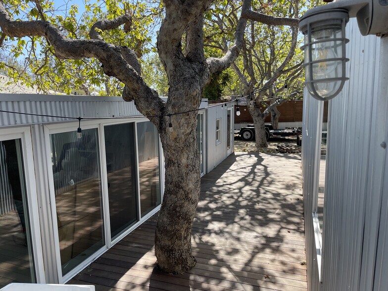 3728 Cross Creek Rd, Malibu, CA à louer - Photo de l’immeuble – Image 1 sur 3