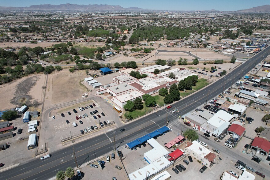 7988 Alameda Ave, El Paso, TX à vendre - Photo de l’immeuble – Image 3 sur 14