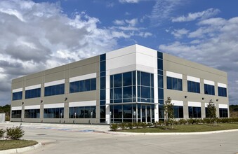 24130 State Highway 249, Tomball, TX à louer Photo de l’immeuble– Image 1 sur 8