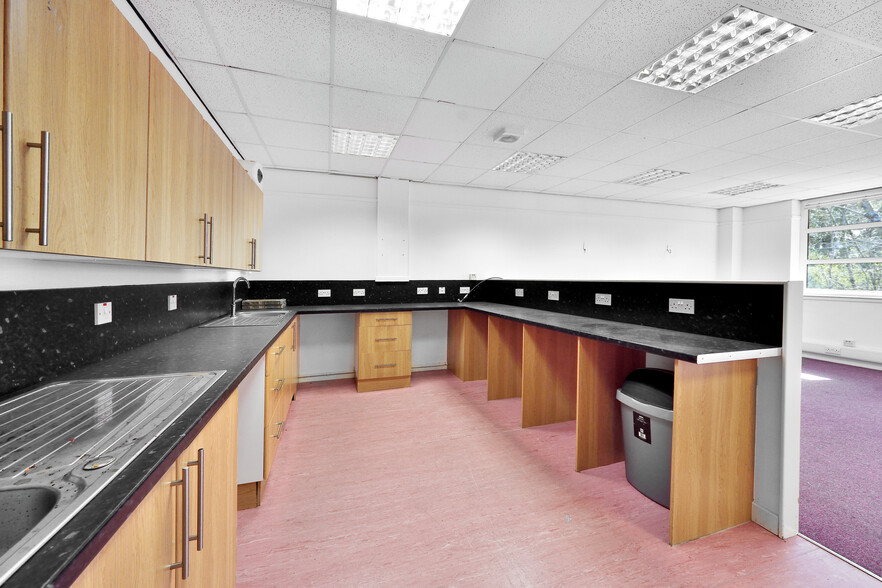 Carnegie Campus, Dunfermline à louer - Photo de l’immeuble – Image 3 sur 20