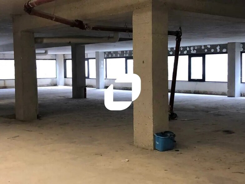 Bureau dans Suresnes à louer - Photo de l’immeuble – Image 2 sur 5