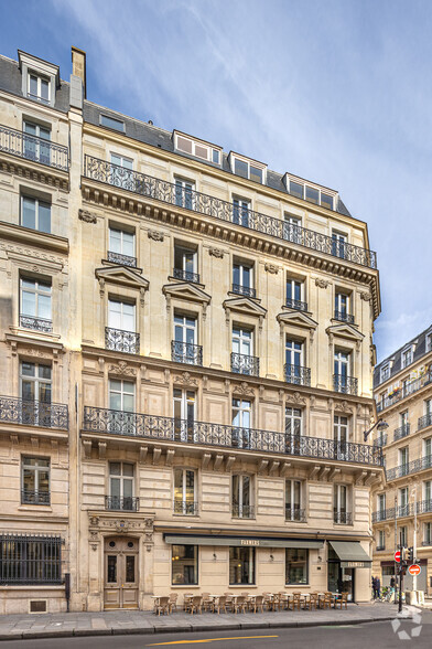 71 Rue Taitbout, Paris à louer - Photo de l’immeuble – Image 2 sur 4