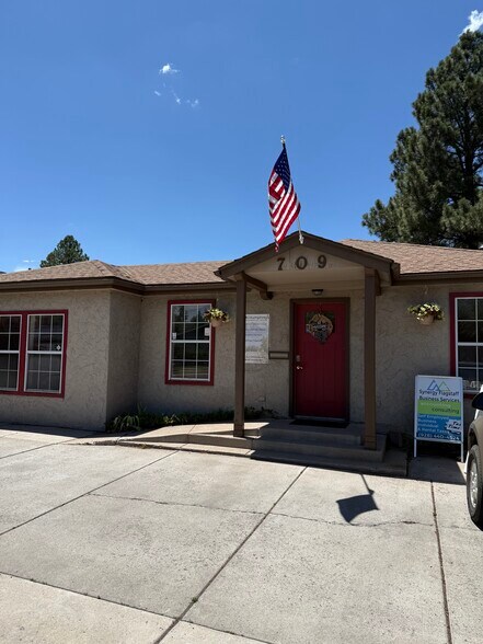 709 N Humphreys St, Flagstaff, AZ à vendre - Photo de l’immeuble – Image 2 sur 7
