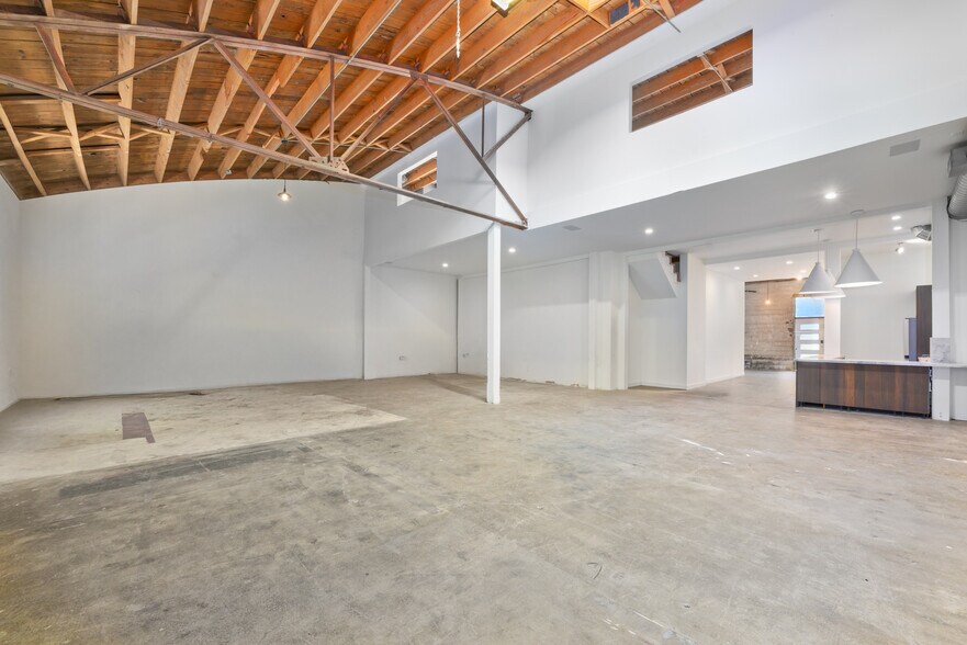 663-677 N Berendo St, Los Angeles, CA à louer - Photo de l’immeuble – Image 3 sur 8