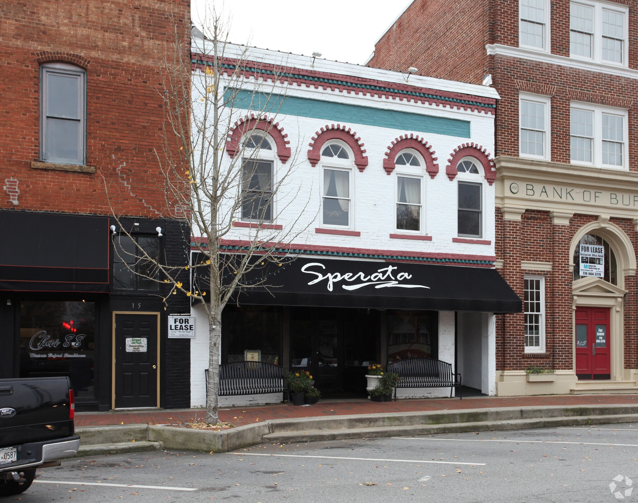 9 E Main St, Buford, GA à louer Photo principale– Image 1 sur 11