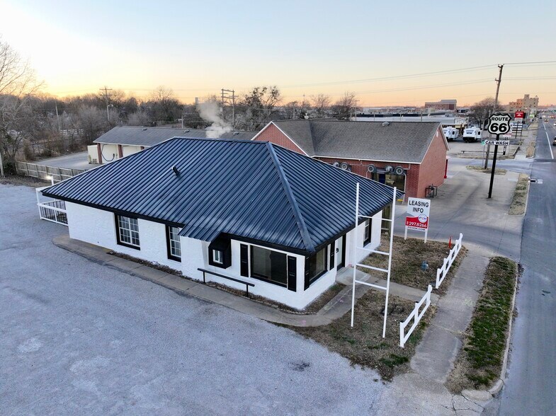 510 N Lynn Riggs Blvd, Claremore, OK à vendre - Photo de l’immeuble – Image 3 sur 24