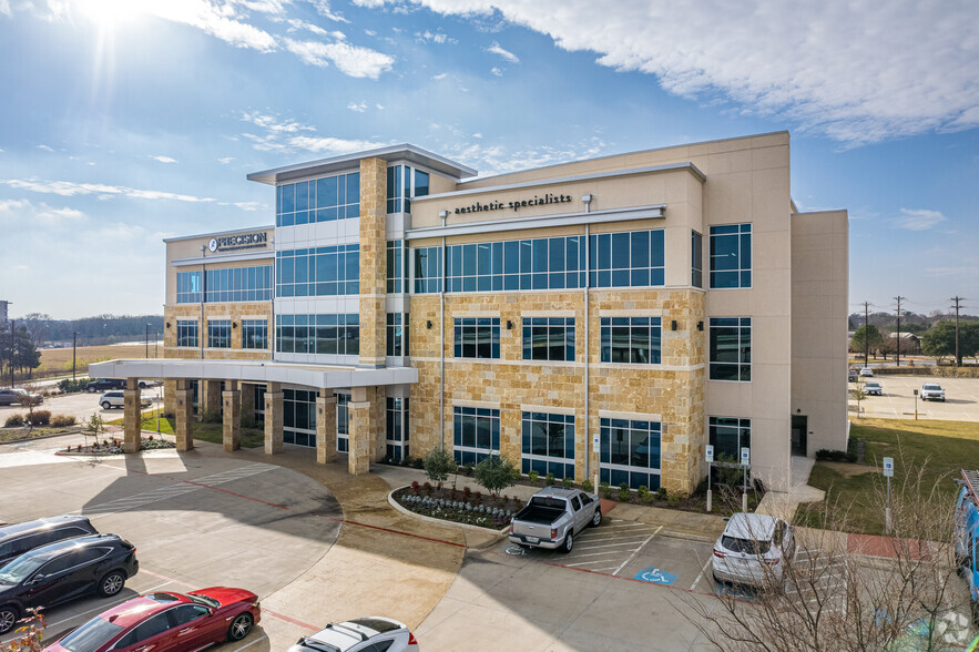 245 W SH 114, Southlake, TX à louer - Photo de l’immeuble – Image 3 sur 18