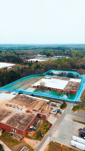 900 W Academy St, Cherryville, NC à vendre - Vidéo sur l’annonce professionnelle – Image 2 sur 21