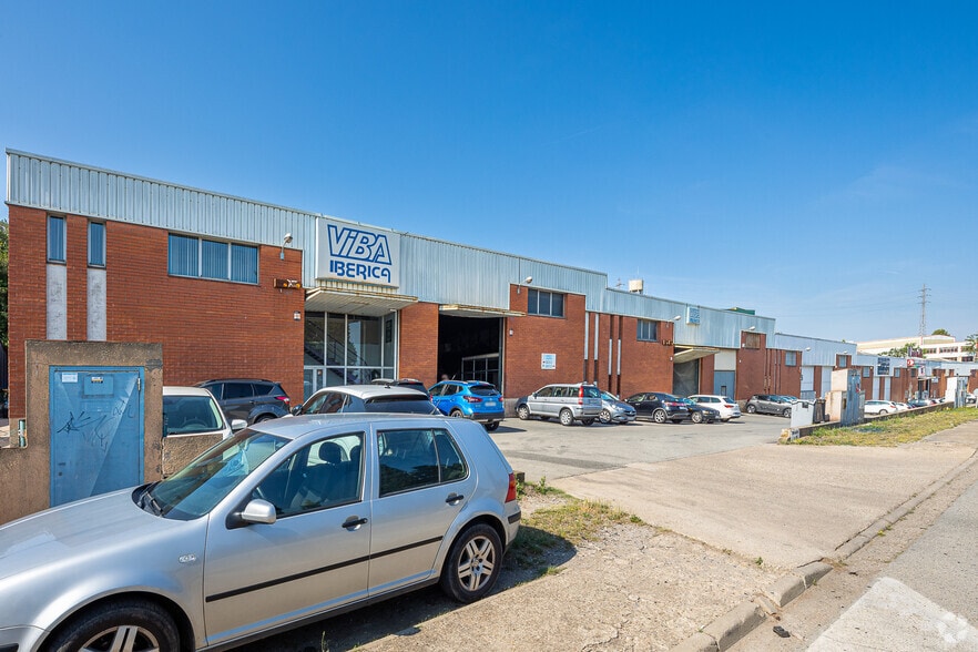 Industriel/Logistique dans Santa Perpètua de Mogoda, Barcelona à louer - Photo de l’immeuble – Image 2 sur 2