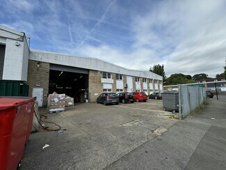 Plus de détails pour 37 Colville Rd, Londres - Industriel/Logistique à louer