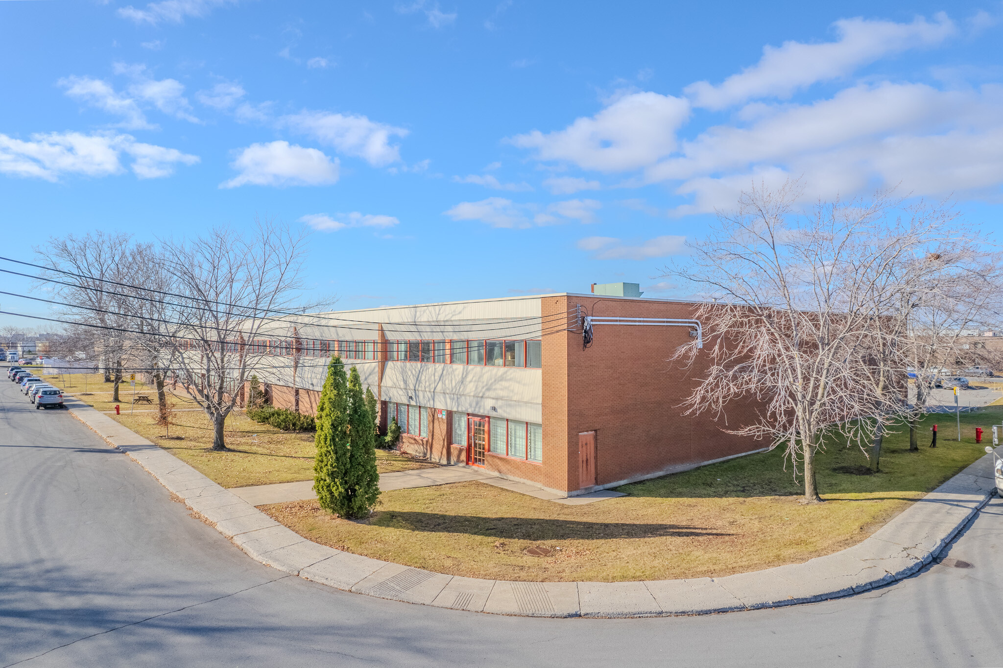 8820-8850 Pl Ray-Lawson, Montréal, QC à louer Photo de l’immeuble– Image 1 sur 18