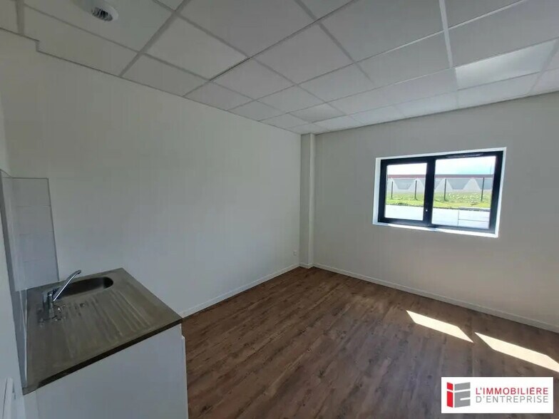 Bureau dans Bédée à louer - Photo de l’immeuble – Image 3 sur 9