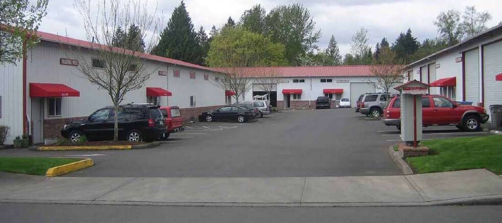 15757 SW 74th Ave, Tigard, OR à louer - Photo de l’immeuble – Image 3 sur 6