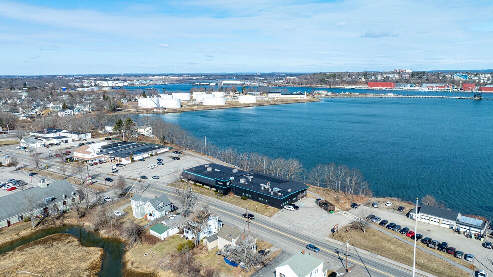 725 Broadway, South Portland, ME à louer - Photo de l’immeuble – Image 2 sur 24