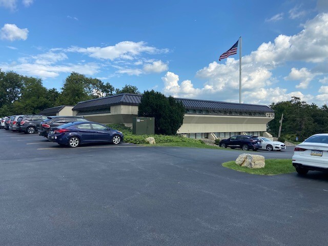 1275 S Cedar Crest Blvd, Allentown, PA à louer Photo de l’immeuble– Image 1 sur 4