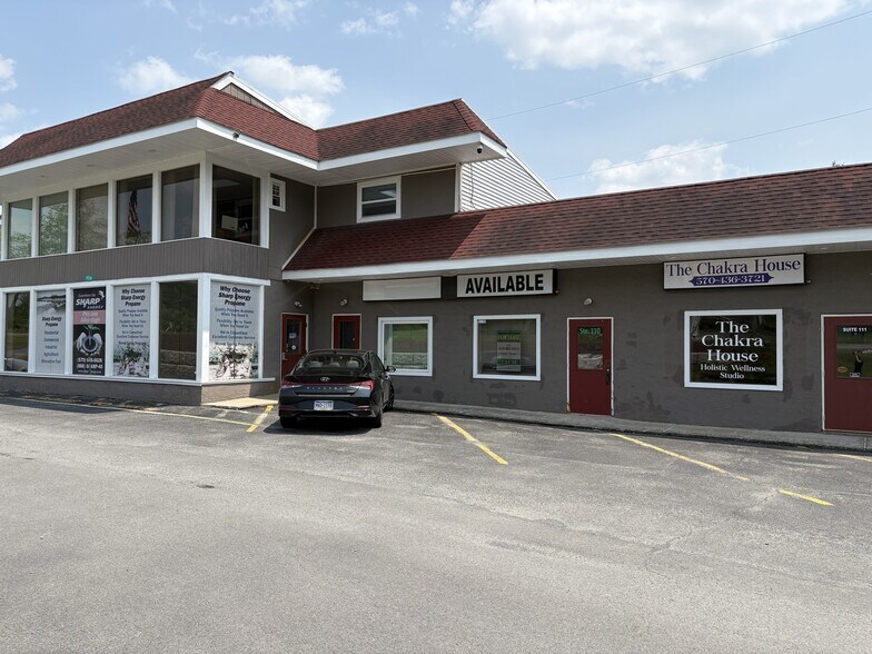 906 Route 940, Pocono Lake, PA à louer - Photo principale – Image 1 sur 11