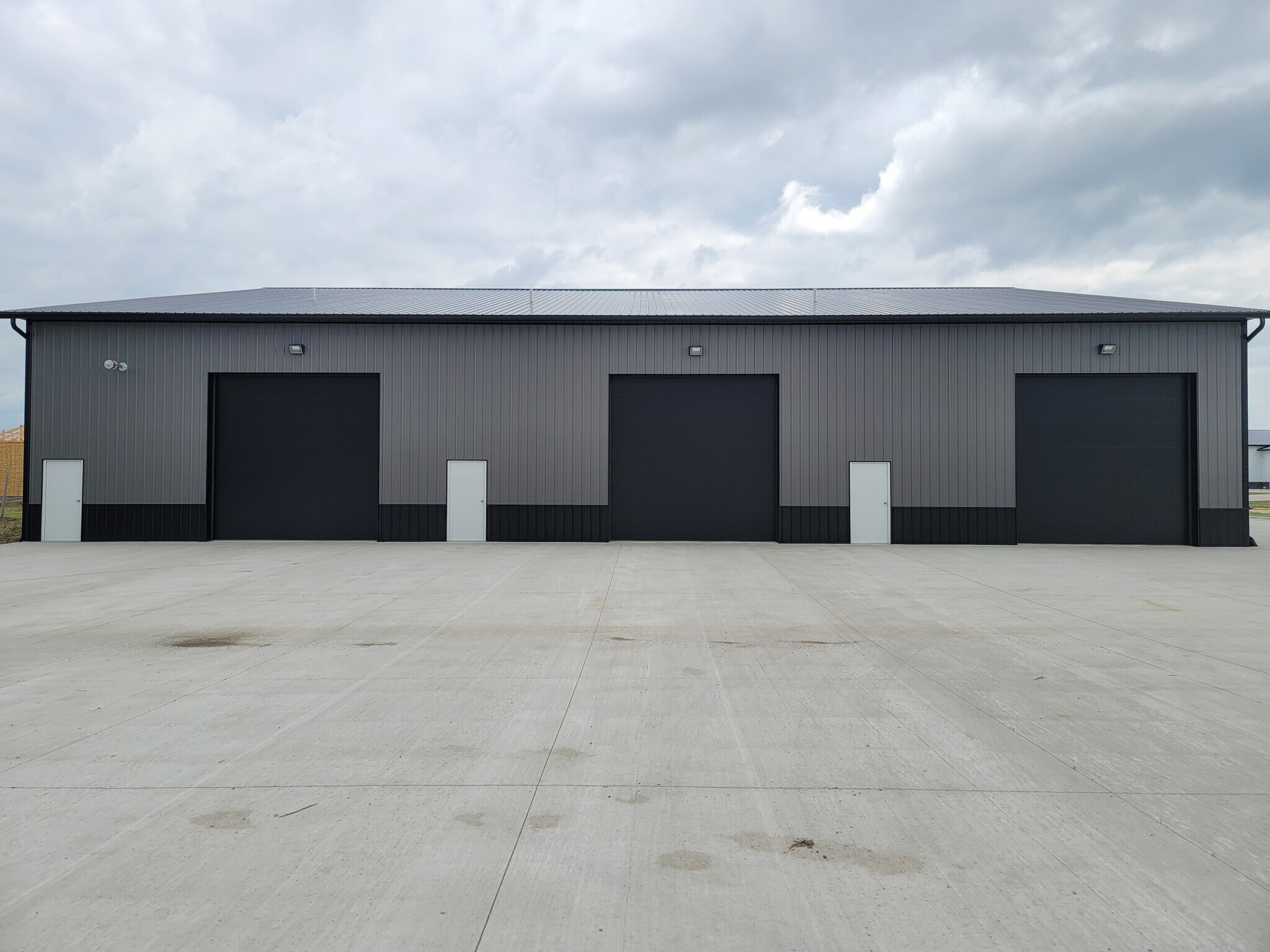 401 Snyder Drive- Building. A, Huxley, IA à vendre Photo de l’immeuble– Image 1 sur 13