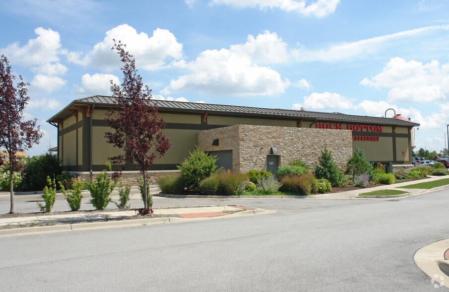 16156 S La Grange Rd, Orland Park, IL à louer - Photo de l’immeuble – Image 2 sur 11
