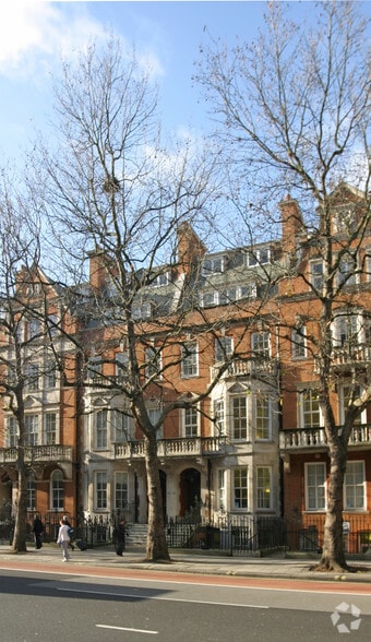 146 Buckingham Palace Rd, Londres à louer - Photo de l’immeuble – Image 2 sur 6