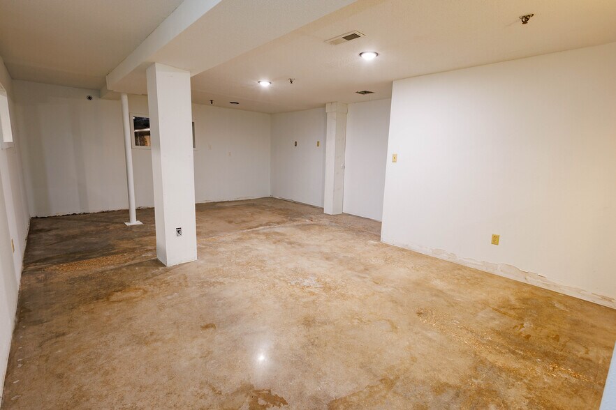 21 W Mountain St, Fayetteville, AR à louer - Photo de l’immeuble – Image 3 sur 12