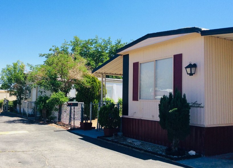 1599 N Norma St, Ridgecrest, CA à vendre - Photo de l’immeuble – Image 2 sur 22