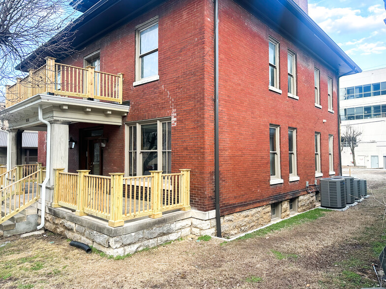 800 18th Ave S, Nashville, TN à louer - Photo de l’immeuble – Image 2 sur 16
