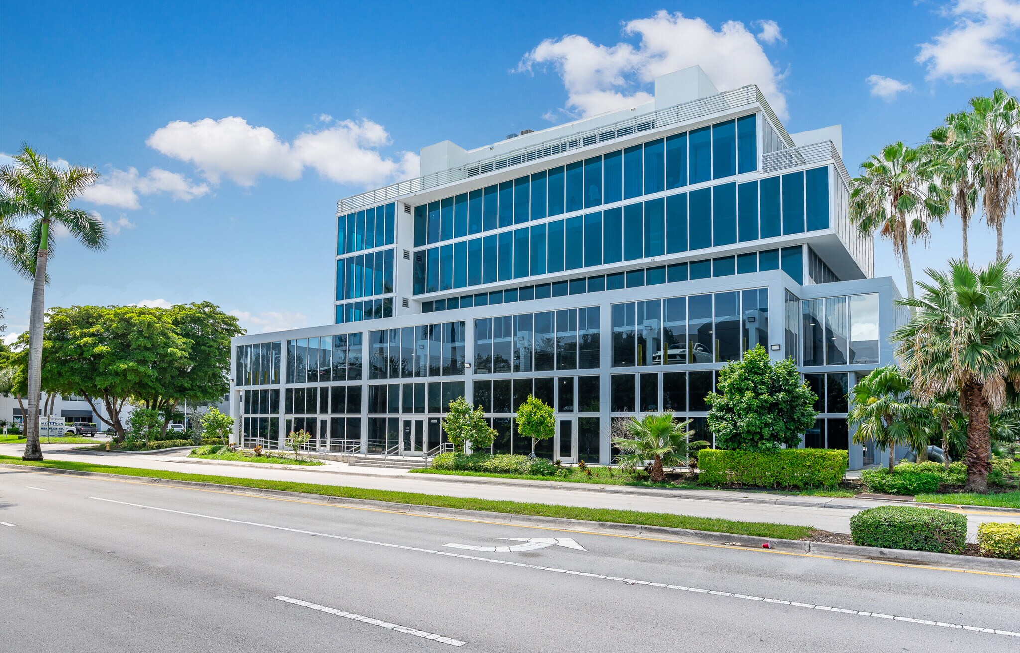 10450 NW 33rd St, Doral, FL à vendre Photo principale– Image 1 sur 23