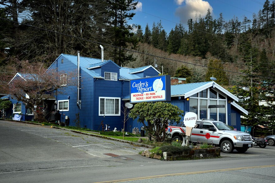 291 Front St, Sekiu, WA à vendre - Photo de l’immeuble – Image 1 sur 10