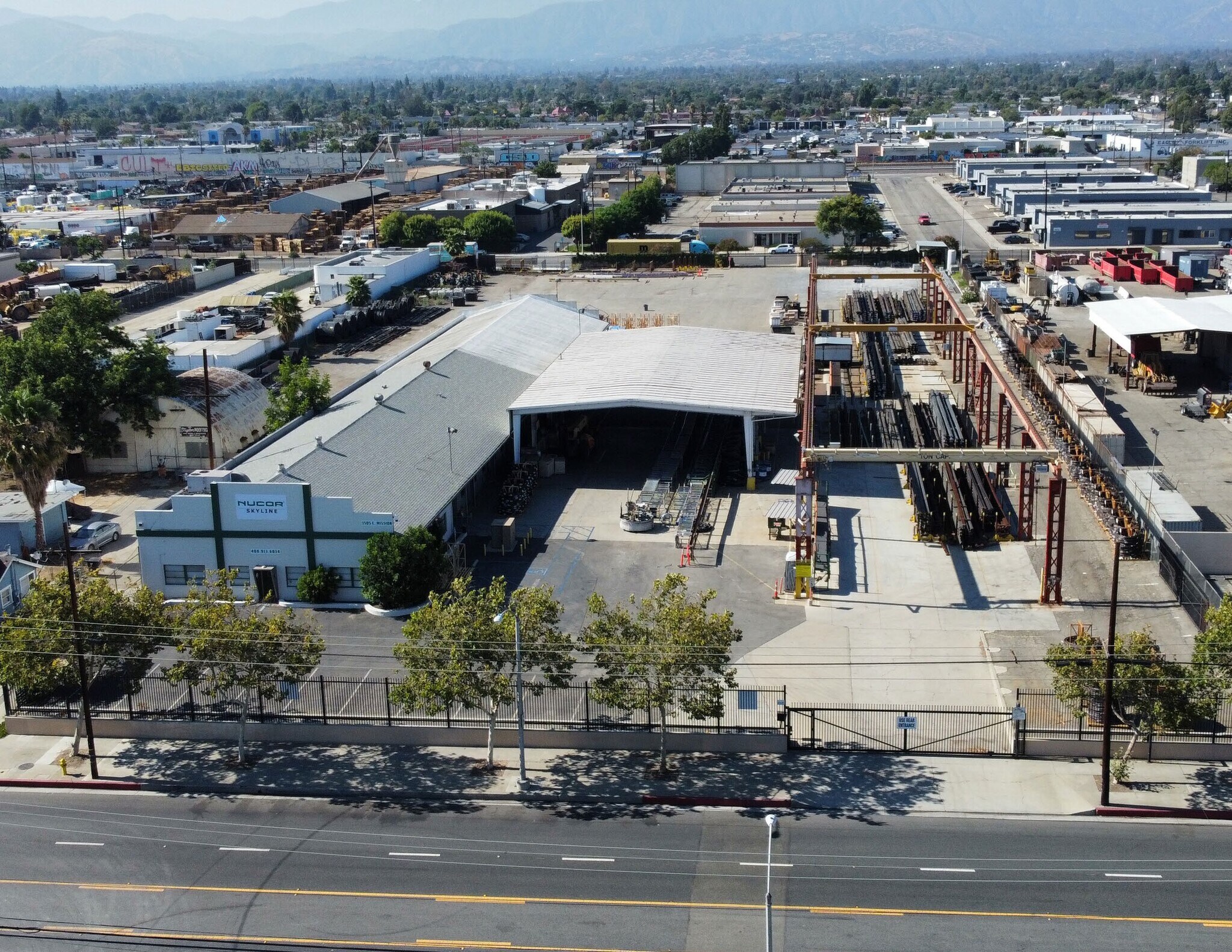 1505 E Mission Blvd, Pomona, CA à vendre Photo de l’immeuble– Image 1 sur 4