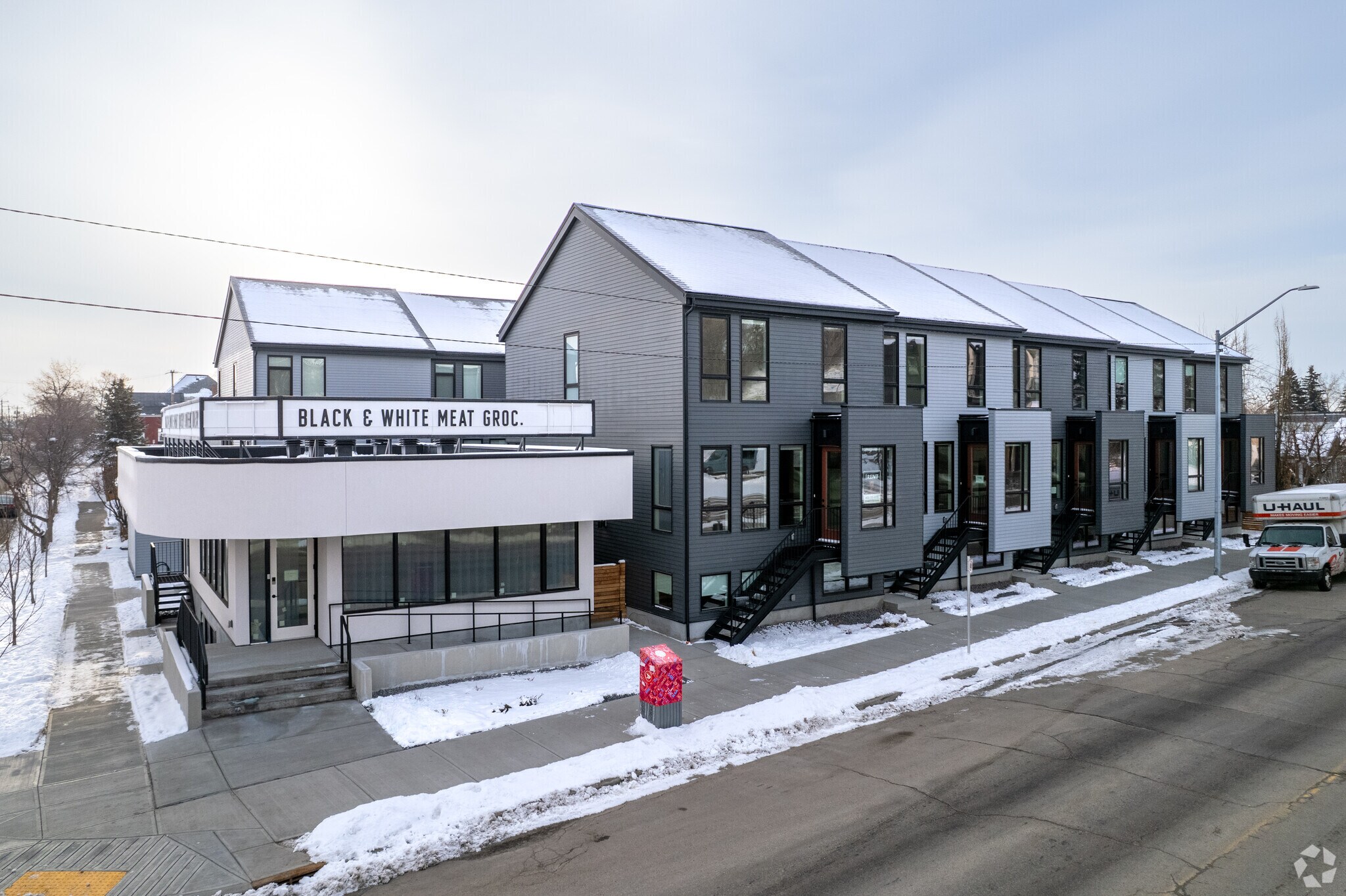 903 17 Av SE, Calgary, AB à louer Photo principale– Image 1 sur 3