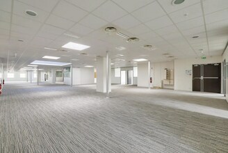 21/23 Rue Du Petit Albi, Cergy à louer Photo intérieure– Image 1 sur 9