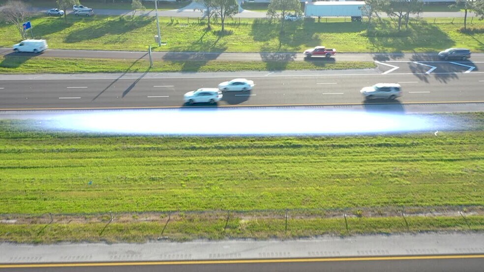 389-407 Interstate Blvd, Sarasota, FL à louer - Vidéo sur l’annonce professionnelle – Image 3 sur 13