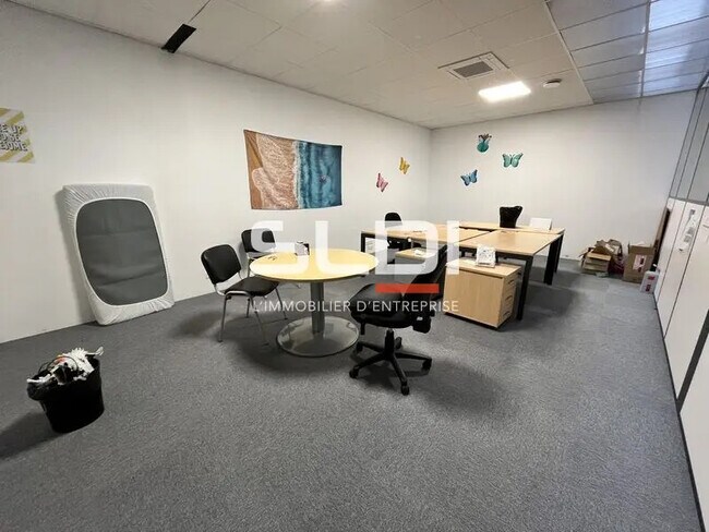 Plus de détails pour Bureau à louer
