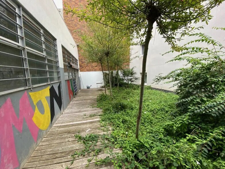 Bureau dans Montreuil à louer - Photo de l’immeuble – Image 3 sur 5