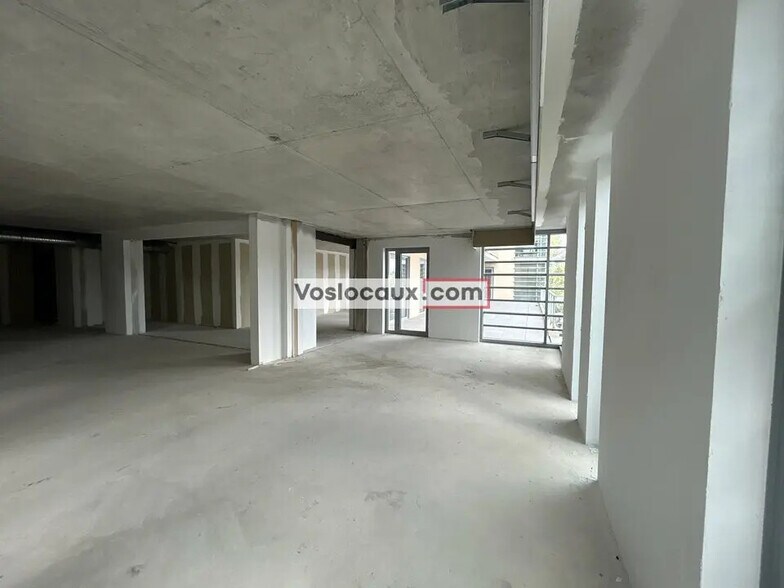 Local commercial dans Biot à louer - Photo de l’immeuble – Image 2 sur 5