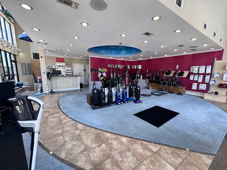 5101 Davis Blvd, North Richland Hills, TX à vendre - Photo de l’immeuble – Image 2 sur 18