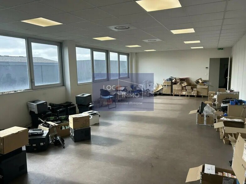 Local d’activités dans Mérignac à louer - Photo intérieure – Image 3 sur 8