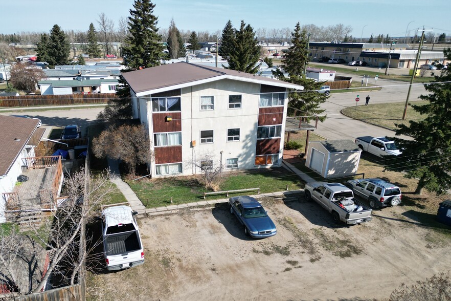 2337 20 Av, Bowden, AB à vendre - Photo de l’immeuble – Image 3 sur 17