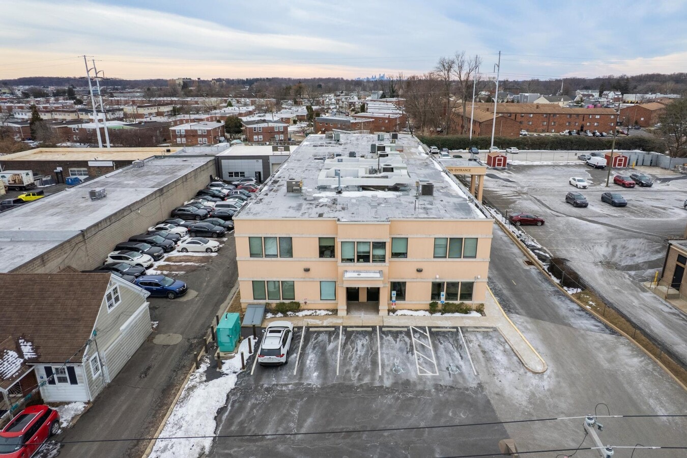 2000 Grant Ave, Philadelphia, PA 19115 - Lot 101 - - Photo intérieure - Image 2 of 19