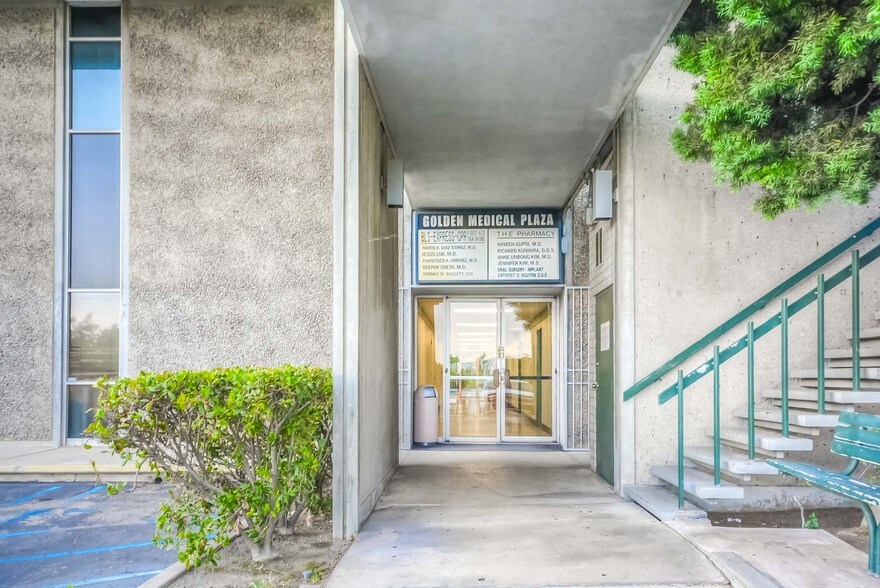 360 E 7th St, Upland, CA à louer - Photo de l’immeuble – Image 3 sur 15
