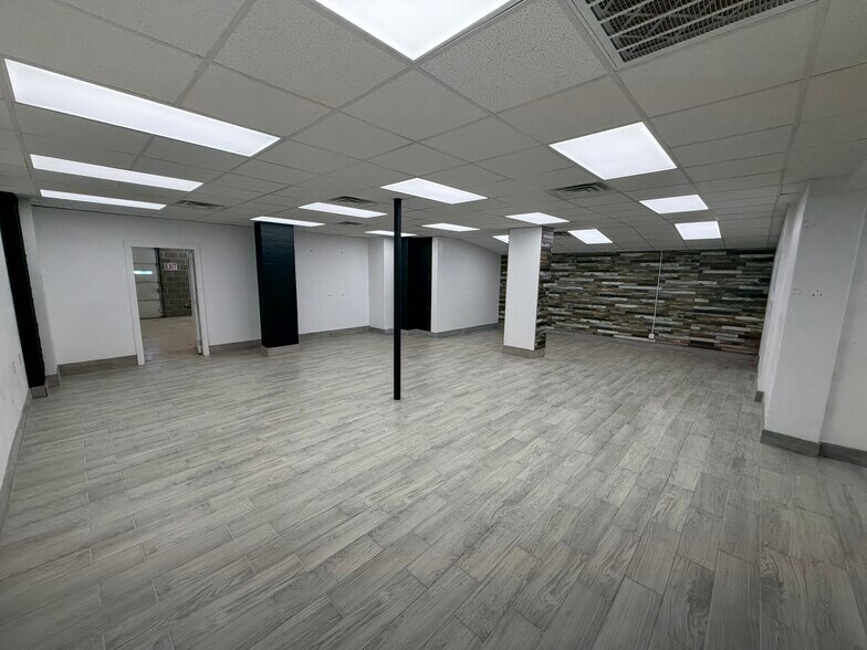 505 W Hwy 90, Castroville, TX à louer - Photo de l’immeuble – Image 2 sur 10